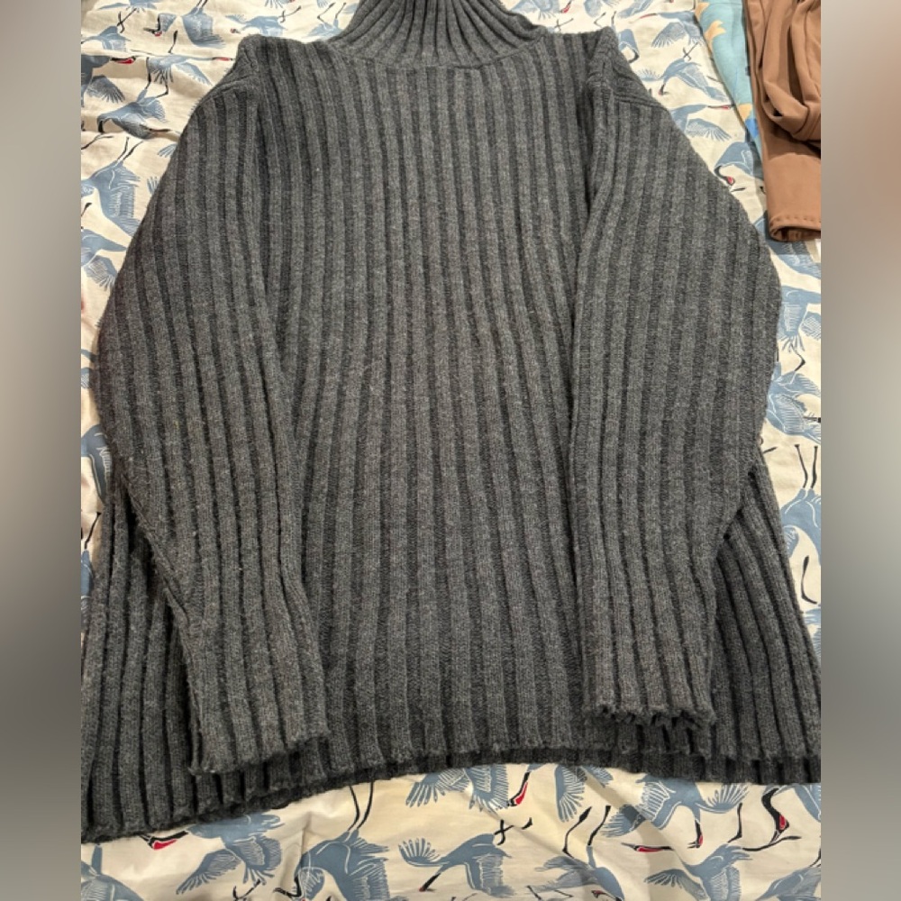 Men's Gray Ribbed Knit Sweater